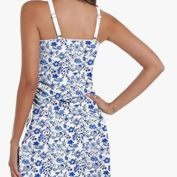 Floral Blue and White Tankini with skirt bottom. NWT Size M,  Adjustable Straps - Picture 2 of 5